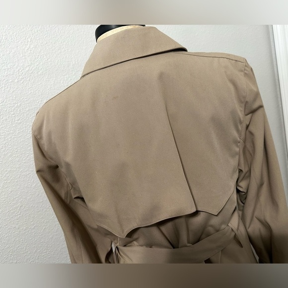 London Fog Classic Trench w/belt and quilted zip out lining in Tan. - Picture 2 of 9